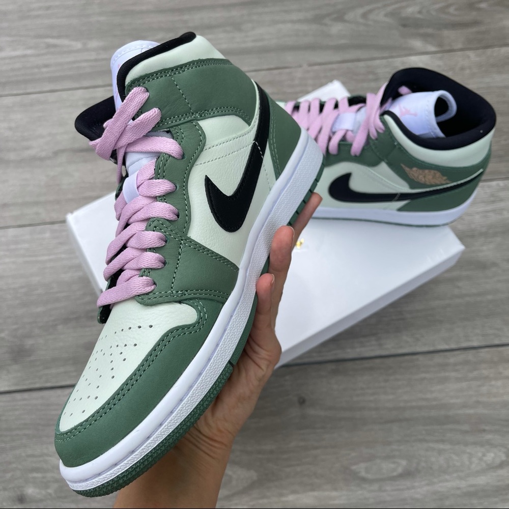 Air Jordan 1 Mid Women’s Dutch Green - Picture 3 of 10